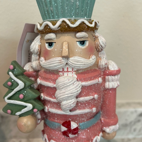 Cupcakes And Cashmere Cupcake Nutcracker-NWT - Picture 3 of 7